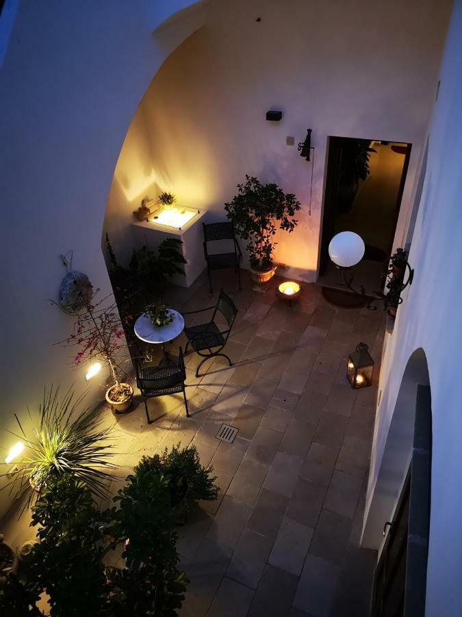B&B Corti Carmela กัลลีโปลี ภายนอก รูปภาพ