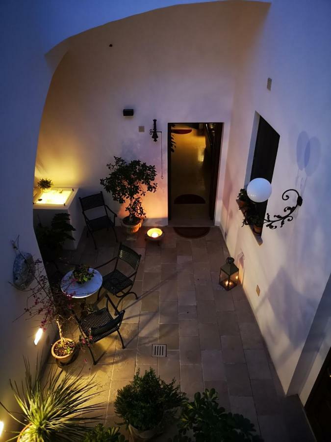 B&B Corti Carmela กัลลีโปลี ภายนอก รูปภาพ